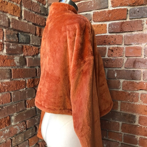 Cropped Pullover - Picture 4 of 6